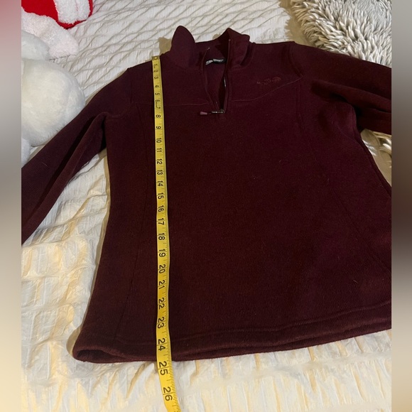 North Face 1:4 Zip Burgundy Pull Over - Picture 9 of 9